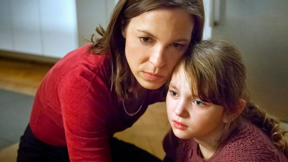 Anne Kim Sarnau (rechts) und Greta Bohacek im Spielfilm "Keine Zeit für Träume"