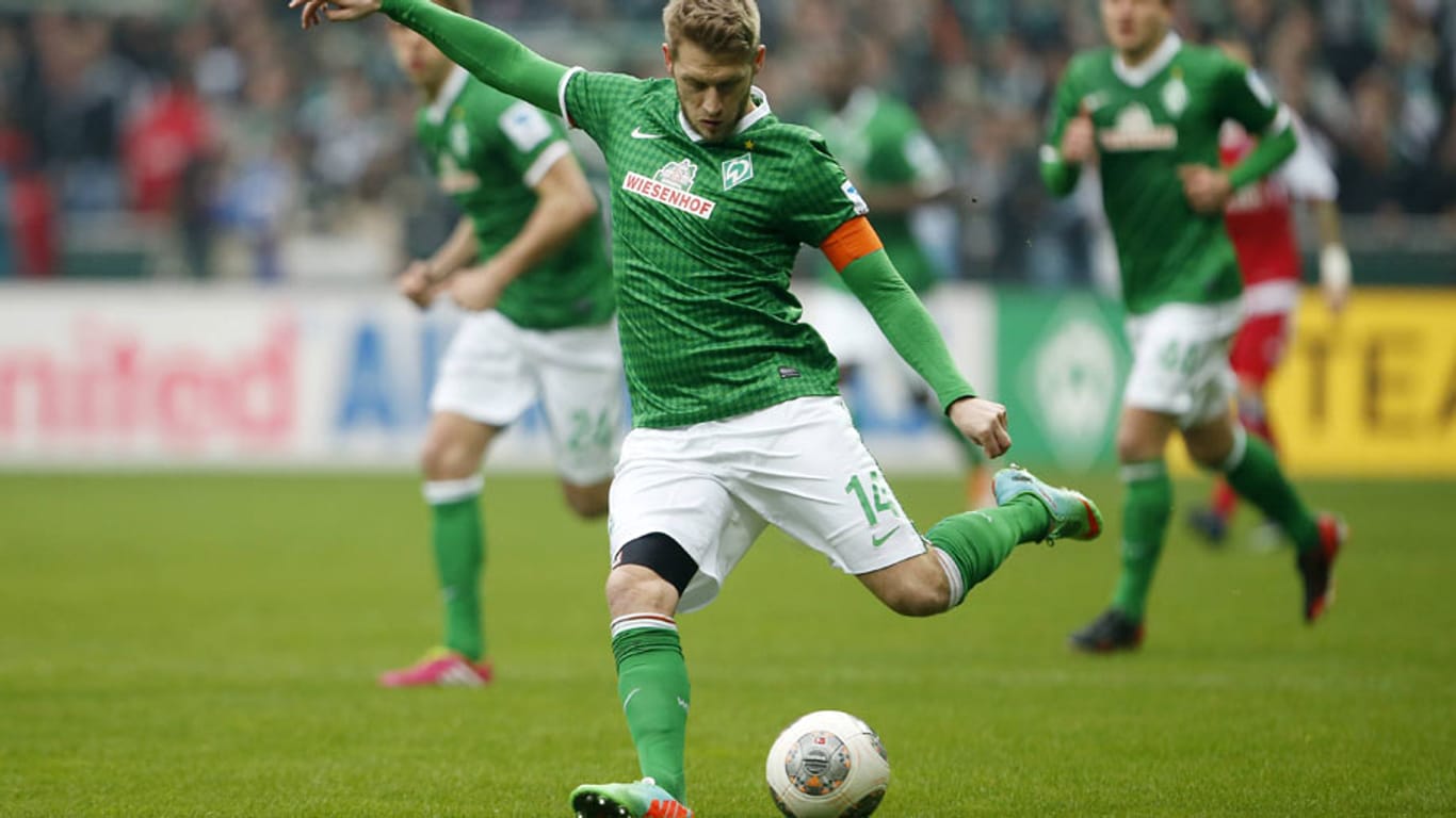 Aaron Hunt ist Kapitän und Leistungsträger beim SV Werder Bremen.