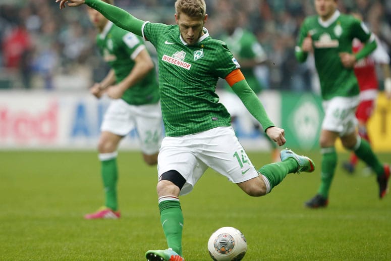 Aaron Hunt ist Kapitän und Leistungsträger beim SV Werder Bremen.