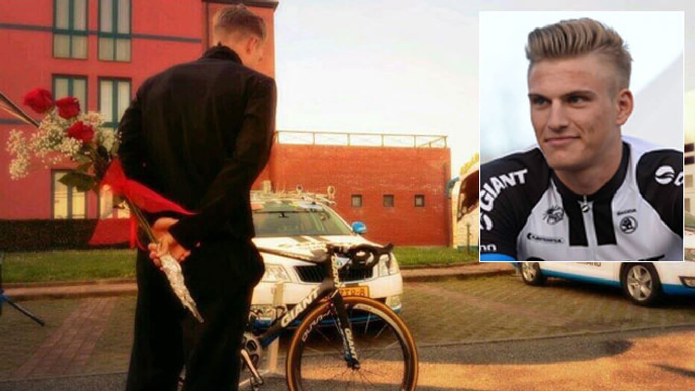 Marcel Kittel entschuldigt sich bei seinem Rad.