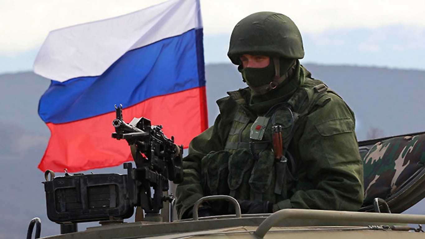 Der russische Präsident Wladimir Putin lässt keinen Zweifel aufkommen: Sind russische Bürger in Gefahr, intervenieren russische Truppen auf der Krim.