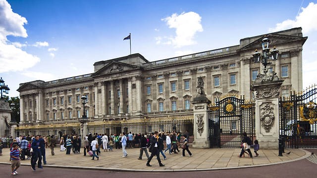 Sanierung des Buckingham-Palasts? Falscher Prinz Harry betrügt österreichischen Handwerker um 27.500 Euro