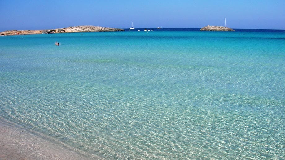 Platz 6: Playa de ses Illetes, Spanien. "Dies war wahrscheinlich der schönste Strand, bei dem ich war. Das absolute kristallklare Wasser, der weiße Sand - herrlich.“