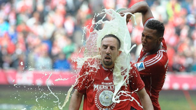 Dürfen Franck Ribéry (li.) und Jerome Boateng schon an diesem Wochenende wieder feiern? Dürfen Franck Ribéry (li.) und Jerome Boateng schon an diesem Wochenende wieder feiern?