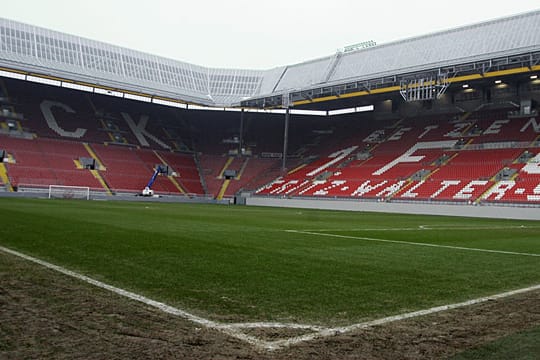 Das Fritz-Walter-Stadion ist eine legendäre Spielstätte - und zudem hoch verschuldet