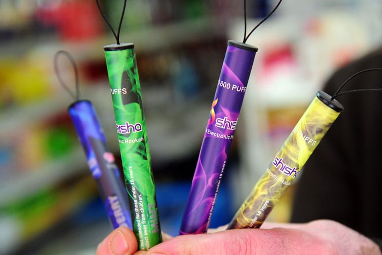 Shisha: Sie sehen harmlos aus, sind es aber nicht: E-Shishas sind bei Jugendlichen im Trend.