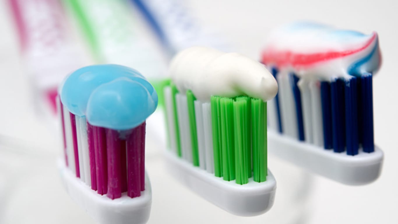 Weißmacher haben tendenziell einen hohen Abrieb, sensitive Zahnpasten eher einen geringen.