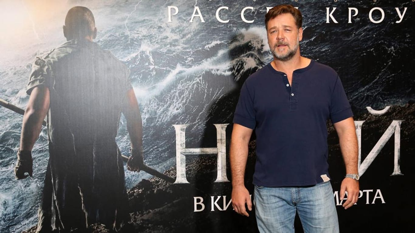Russell Crowe mag in seinem neuen Film "Noah" im Auftrag Gottes handeln, in der Realität hat er aber seine Probleme mit dem Kirchenoberhaupt, das sich nicht auf ein Treffen einlassen will.
