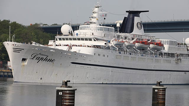 Das 3-Sterne-Kreuzfahrtschiff "MS Princess Daphne"