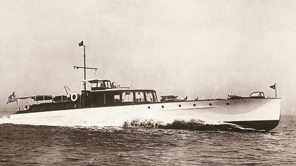 Mit ihrem revolutionären Rumpfdesign schaffte die "Oheka" 1927 schon extrem schnelle 40 Knoten, also 74 km/h auf dem Wasser.