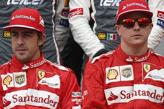 Fernando Alonso (li.) mit Teamkollege Kimi Räikkönen: Was führt der Spanier im Schilde?