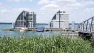 Ferienhäuser im Trend: Diese Häuser schwimmen auf der Lausitz