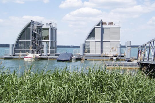 Die Ferienhäuser von TUI Wolters schwimmen auf der Lausitz