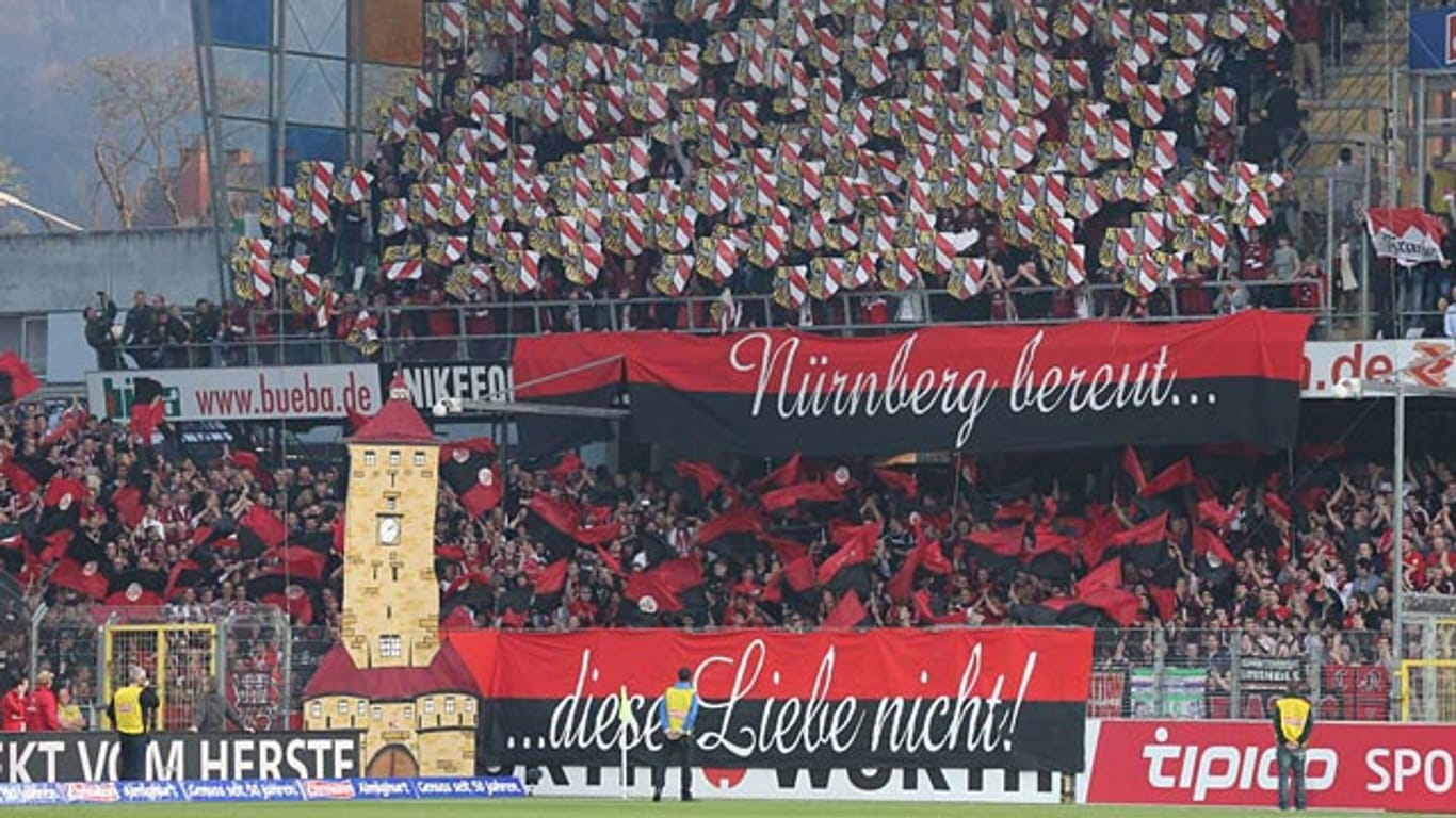 Nürnberg-Fans zu Gast im Freiburger Mage Solar Stadion.