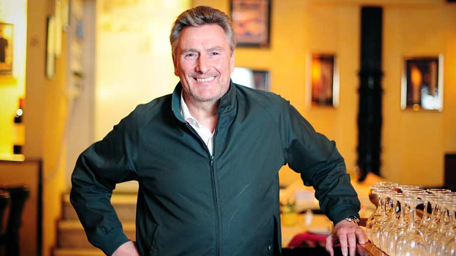 Dieter Müller hält den Rekord für die meisten Tore in einem Bundesliga-Spiel.