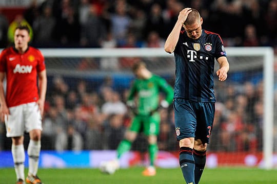 Bastian Schweinsteiger muss gegen Manchester vorzeitig vom Feld.