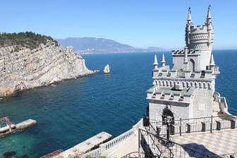 Krim: Das "Schwalbennest" ist eine der Touristenattraktionen der Krim. Reisende brauchen jetzt ein russisches Visum.