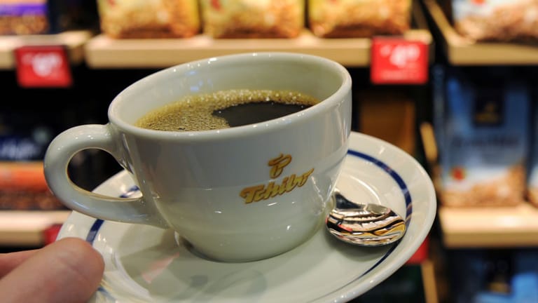Tchibo und andere Beteiligte des "Kaffeekartells" wurden 2010 wegen illegaler Preisabsprachen zu Bußgeldern von 30 Millionen Euro verurteilt