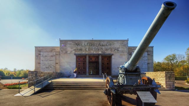 Verdun: Die Gedenkstätte für den Ersten Weltkrieg