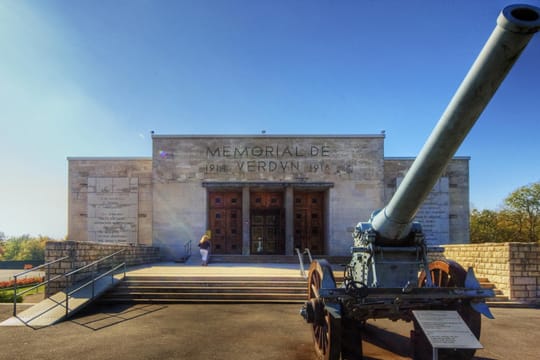 Verdun: Die Gedenkstätte für den Ersten Weltkrieg