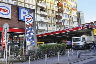 Kieztanke: Die wohl bekannteste Tankstelle Deutschlands lag direkt an der Reeperbahn - im Februar 2014 begannen die Abrissarbeiten.