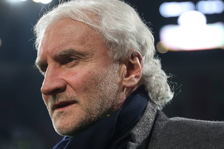 Rudi Völler kocht nach der Niederlage in Hamburg noch immer vor Wut.