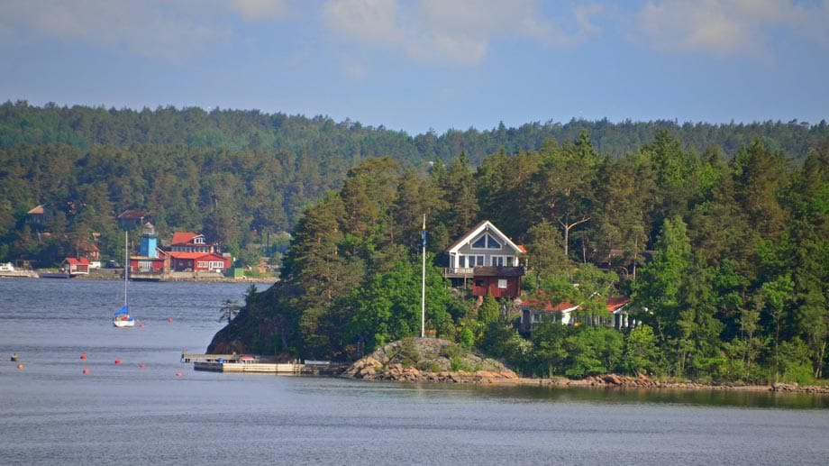 Von Stockholms Zentrum sind es rund 60 Kilometer, bis nach der letzten Schäreninsel endlich die Ostsee beginnt.
