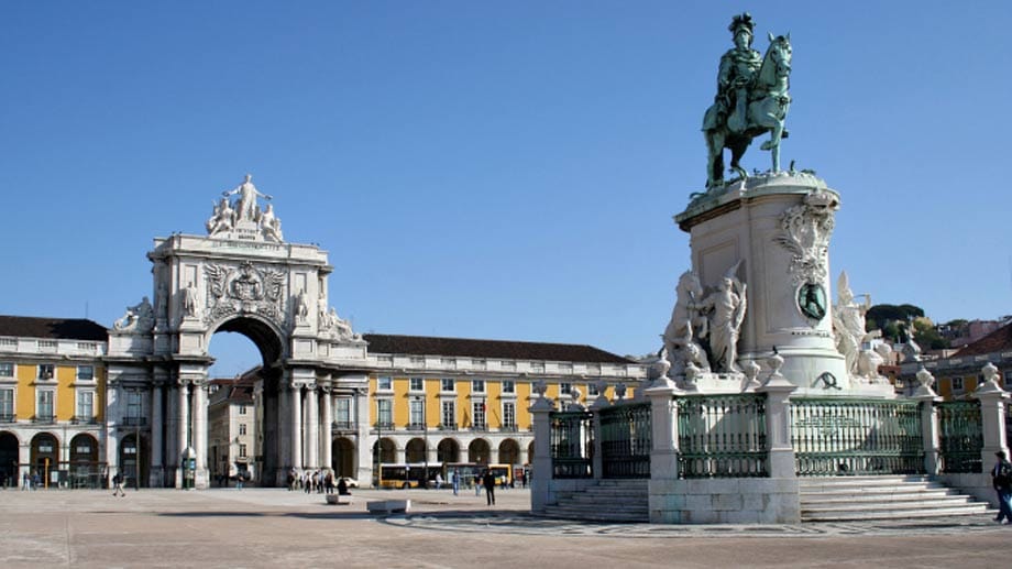 Der Arco da Rua Augusta ist ein Triumphbogen im Zentrum Lissabons. Er befindet sich an der Nordseite der Praça do Comércio.