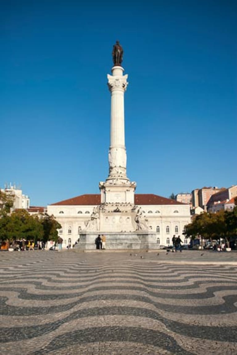 Rund um den Rossio, das touristische Herzstück in Lissabons Stadtteil Baixa, der Unterstadt, und entlang der Flaniermeile Rua Augusta dominiert "König Fußball" die Gespräche in den vielen Cafés, Bars und Restaurants.
