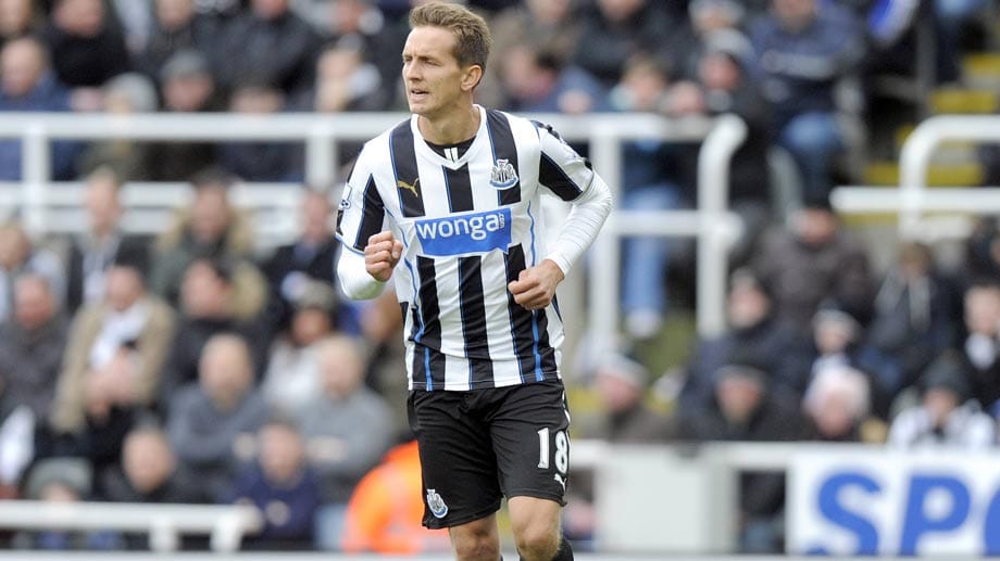 Für Gladbachs Stürmer Luuk de Jong läuft es auch in Newcastle nicht rund. Für Gladbachs Stürmer Luuk de Jong läuft es auch in Newcastle nicht rund.