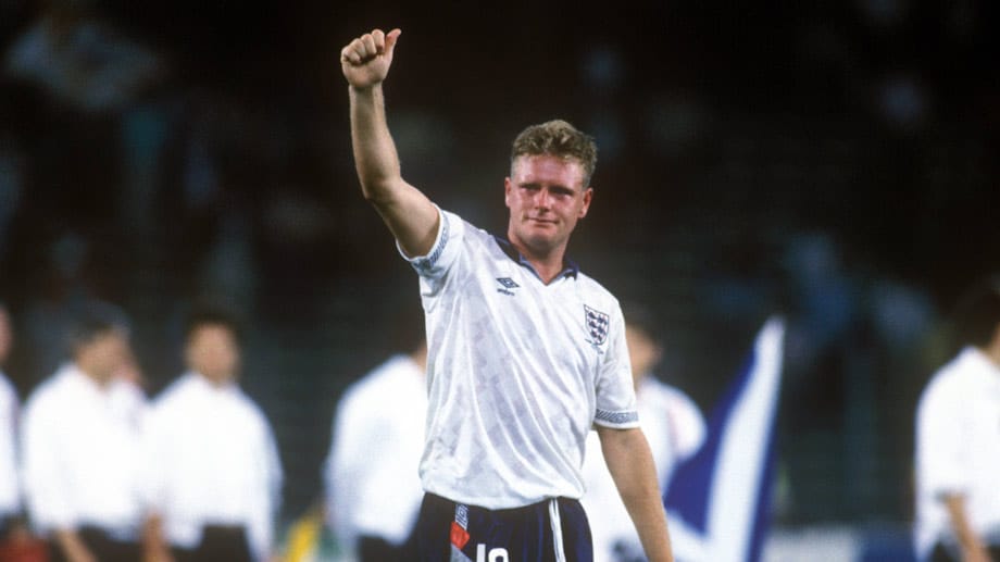 Auch Paul Gascoigne hat sich ein anderes Ergebnis bei der WM 1990 erhofft. Gegen Deutschland scheiden die Engländer im Halbfinale aus. Typisch für England- das Unentschieden vergeben die Insulaner erst im Elfmeterschießen.