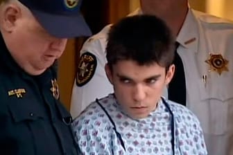 Dieser 16-jährige Schüler ging an der Franklin Regional High School in der Nähe von Pittsburg mit einem Messer auf 21 Mitschüler und einen Polizisten los.
