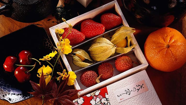Obst-Präsentation in japanischer Feinkost-Boutique