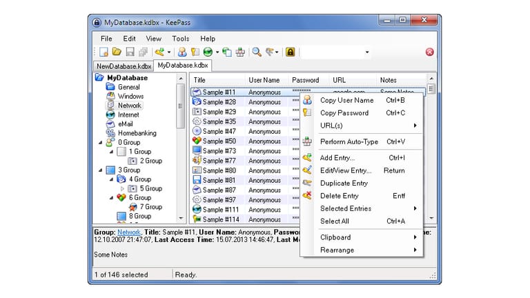 KeePass muss auf dem PC installiert werden und speichert die Passwörter lokal auf der Festplatte.