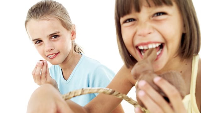 Auch an Ostern sollten Kindern nur in Maßen naschen.