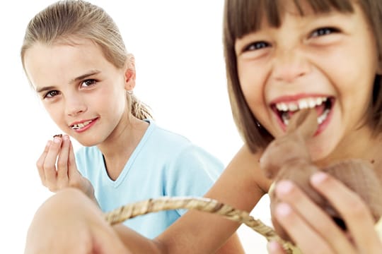 Auch an Ostern sollten Kindern nur in Maßen naschen.