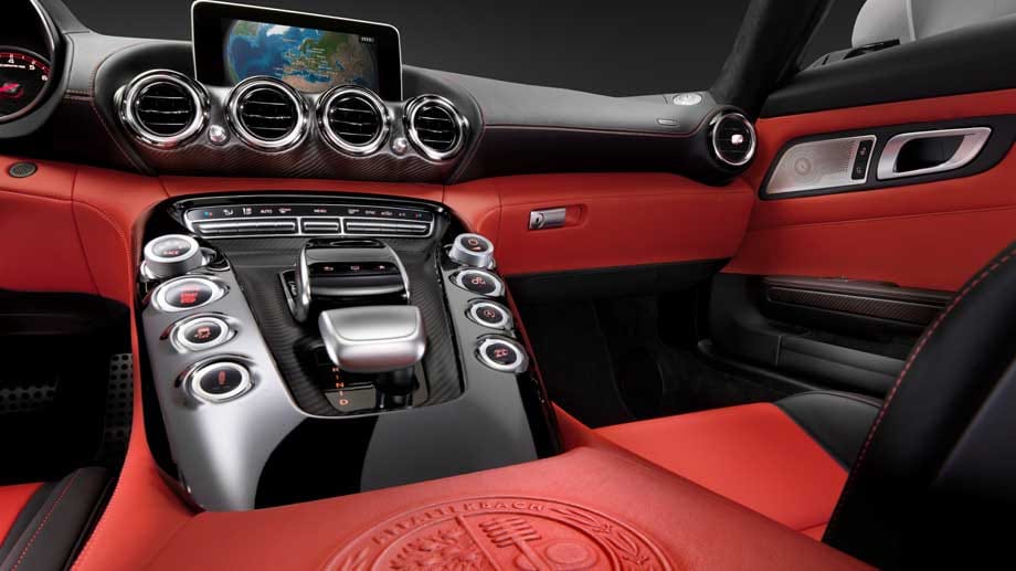 Mercedes-AMG GT: Erster Einblick ins Cockpit des neuen Schwaben-Sportlers Mercedes-AMG GT: Erster Einblick ins Cockpit des neuen Schwaben-Sportlers