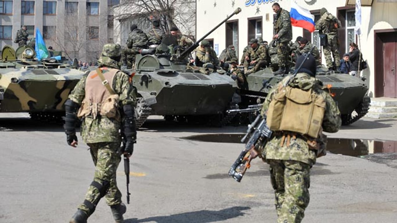 In Slawjansk und Kramatorsk im Osten der Ukraine sind Einheiten zu den Separatisten übergelaufen.