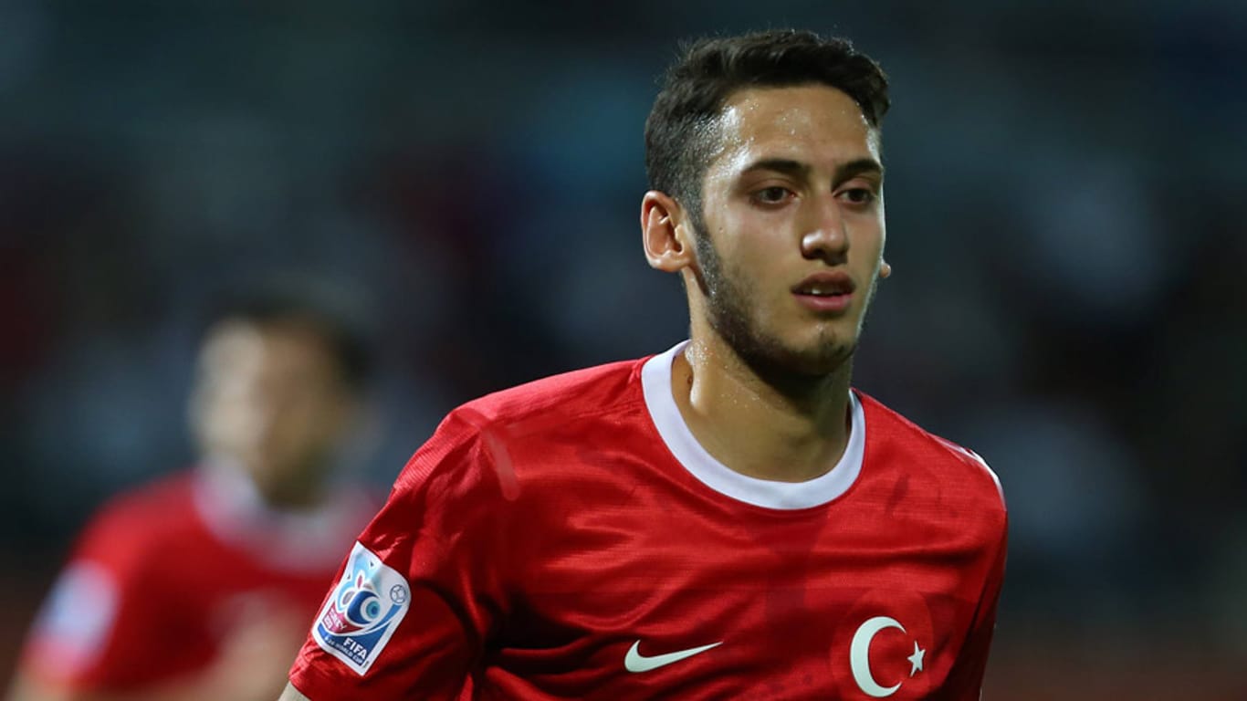 Hakan Calhanoglu spielt seit der U16 für die Türkei.