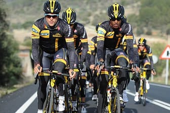 Seite an Seite: Gerald Ciolek (links) und sein Teamkamerad Daniel Teklehaimanot verfolgen mit MTN Qhubeka ein besonderes Ziel.