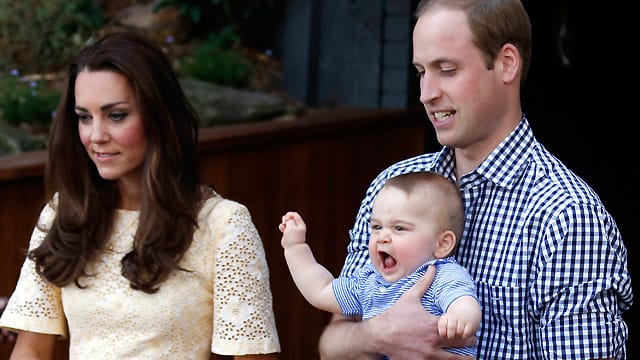 Prinz George zeigte beim Zoobesuch in Australien, dass er sich auch ganz unadelig verhalten kann.