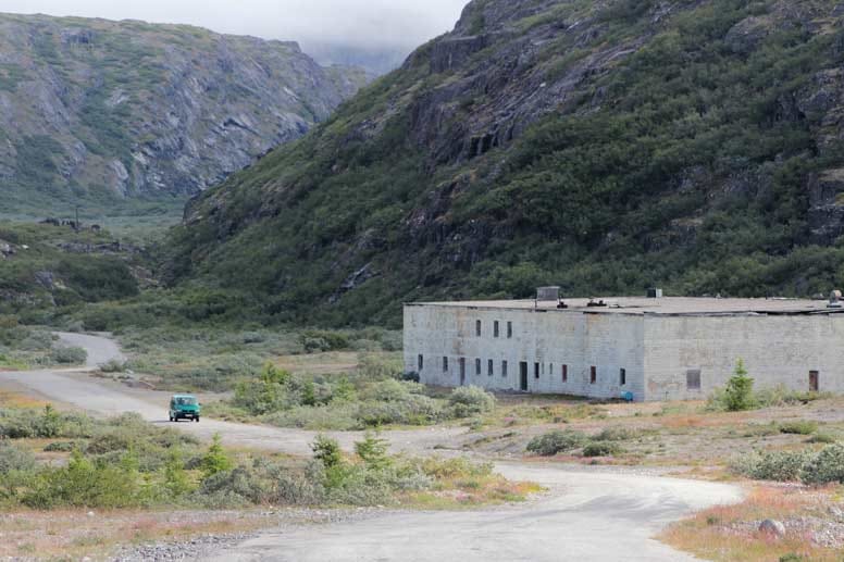 Narsarsuaq: Aus der Zeit der US Air Base stammt dieses Lagerhaus. Narsarsuaq: Aus der Zeit der US Air Base stammt dieses Lagerhaus.