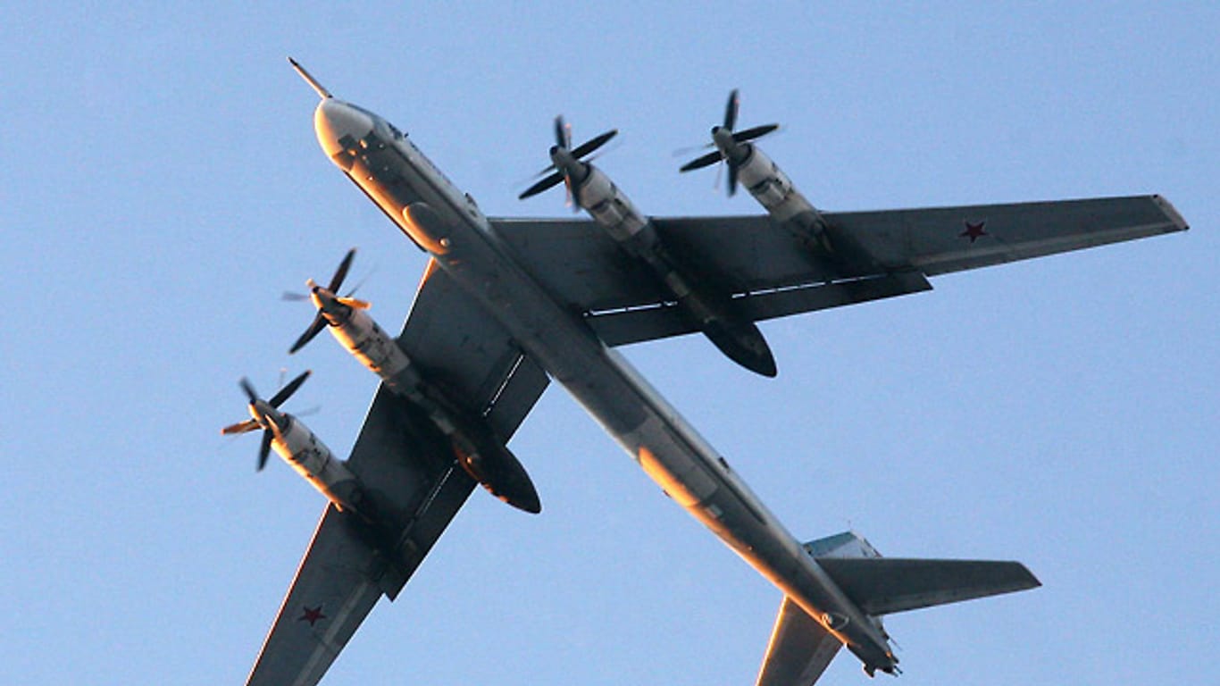 Russische Bomber vom Typ TU-95 Bear sind in fremden Lufttraum eingedrungen