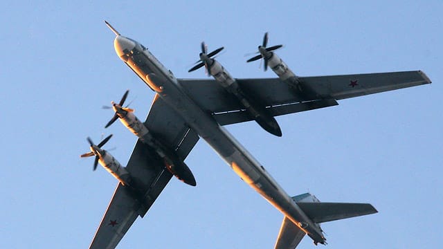 Russische Bomber vom Typ TU-95 Bear sind in fremden Lufttraum eingedrungen