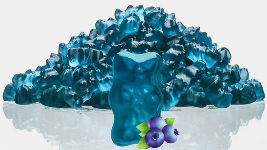 Der blaue Goldbär wird nach Heidelbeere schmecken. Der blaue Goldbär wird nach Heidelbeere schmecken.