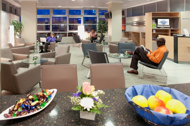 Am Flughafen Tegel haben die Reisenden die Möglichkeit, ihre Wartezeit in der Berlin Airport Club Lounge zu verbringen.