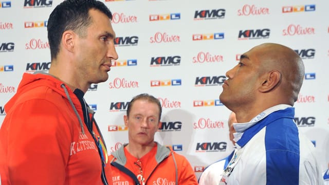 Größenunterschied: Weltmeister Wladimir Klitschko überragt seinen Herausforderer Alex Leapai um 15 Zentimeter.