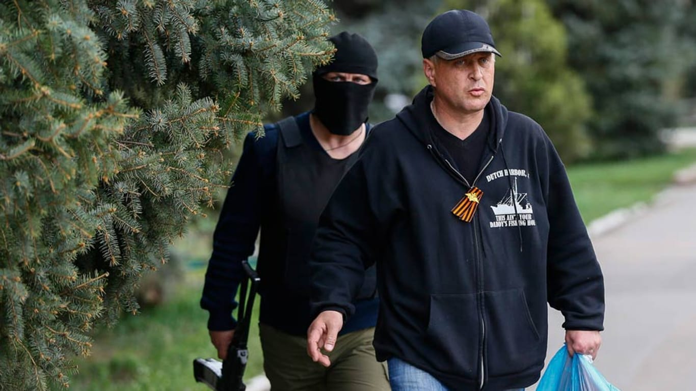 Mehrere OSZE-Mitarbeiter, darunter vier Deutsche, befinden sich offensichtlich in der Gewalt pro-russischer Kräfte, für die Slawjansks "Volksbürgermeister" Ponomarjow spricht