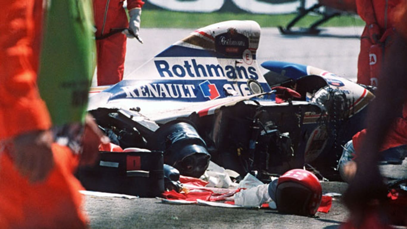 Das Williams-Wrack nach dem Unfall Ayrton Sennas in Imola