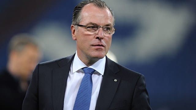 S04-Boss Clemens Tönnies hat sich in der Uni-Klinik in Freiburg einer Nieren-Operation unterzogen.